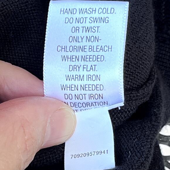 Croft & Barrow Tight Knit Button Front Holiday Cardinal Sweater Black Womens S - Picture 9 of 9